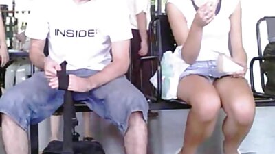 La maduras con jovencitos xxx dama despertó su coño fresco y se masturbó.