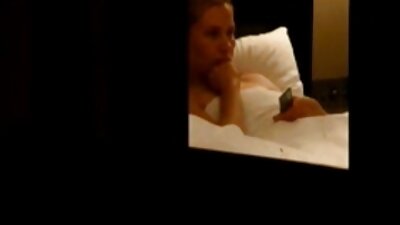 Un hombre sin complicaciones se folla por el culo a videos con maduras xxx una mujer calva.