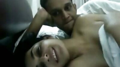 Chica cachonda pasó sus dedos por sexo en vivo maduras el horno vaginal.